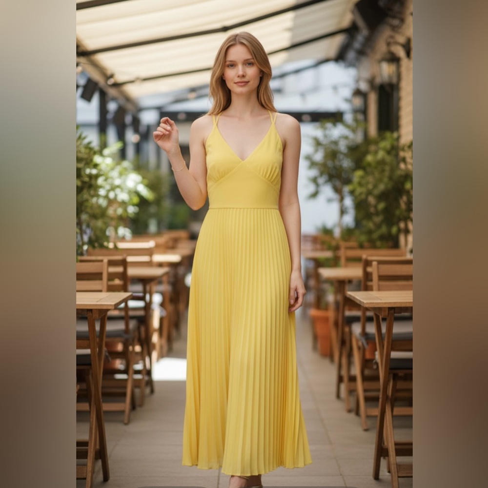 Elegant Yellow Pleated Skirt